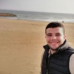 Meet your Posher, Hocine